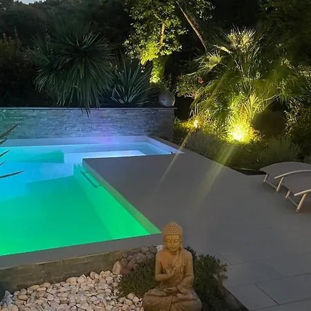 Standing Piscine Privee En Ecrin De Verdure 别墅 Mérignac