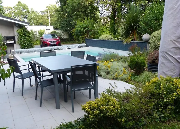 Standing Piscine Privée En écrin De Verdure Mérignac