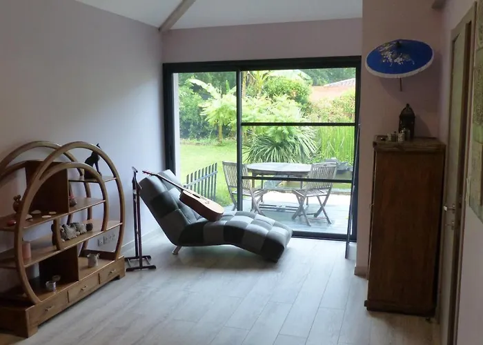 Standing Piscine Privée En écrin De Verdure Mérignac