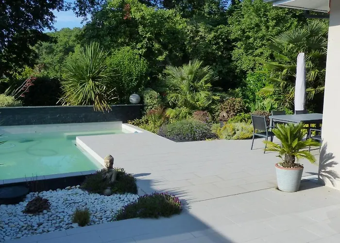 Standing Piscine Privée En écrin De Verdure Villa