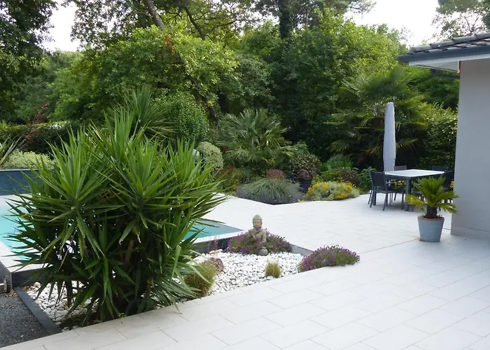 Villa Standing Piscine Privée En écrin De Verdure *