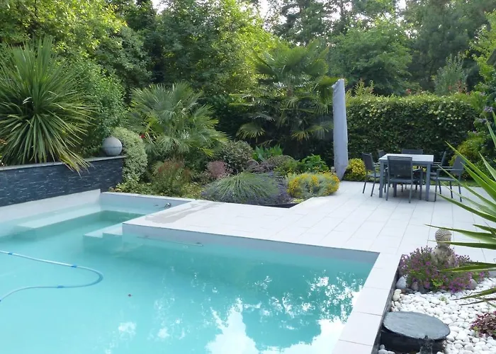 Standing Piscine Privée En écrin De Verdure *