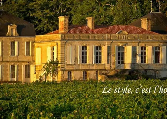 Standing Piscine Privée En écrin De Verdure