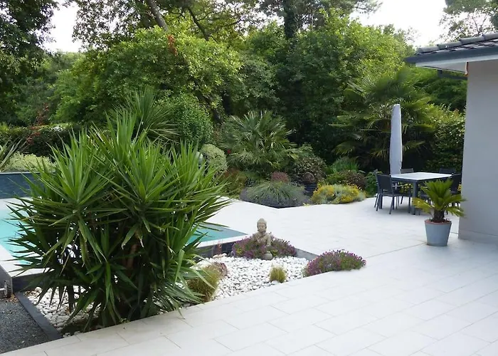 Villa Standing Piscine Privée En écrin De Verdure *